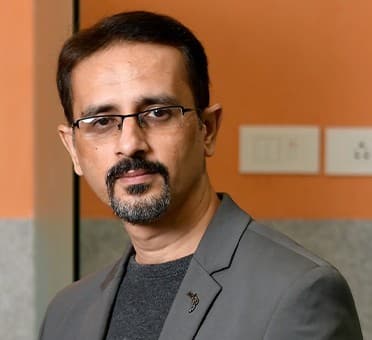 Dr. Praveen Dwarakanath